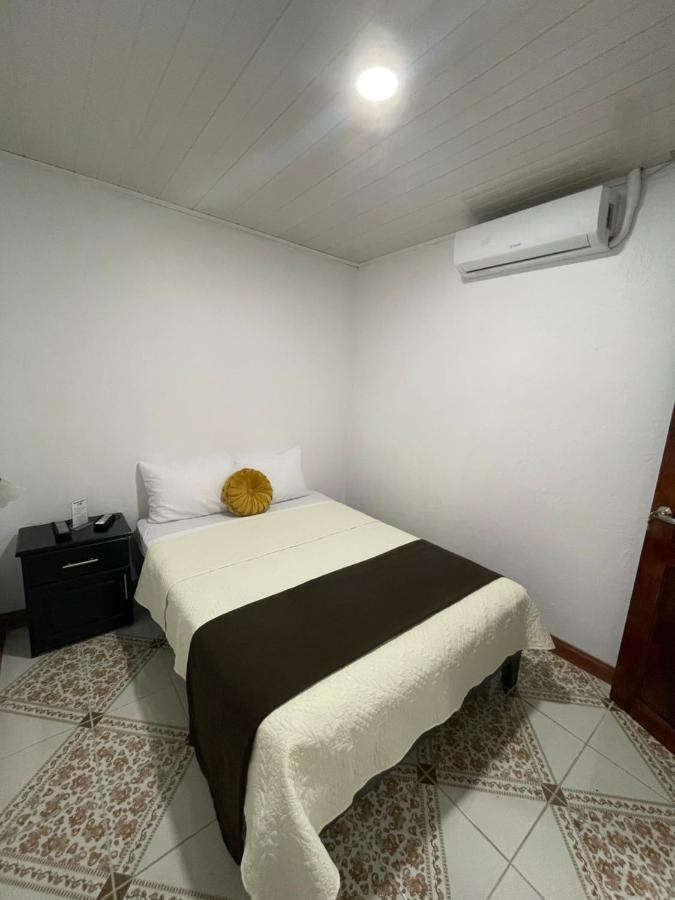 Hotel El Coco Alajuela Dış mekan fotoğraf